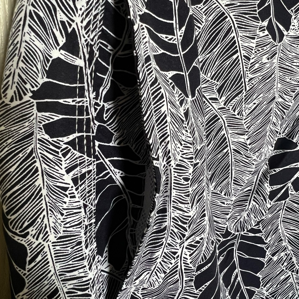 Saks Fifth Avenue Collection Navy Tropical Print Swim Trunks Sz: XL MFSP:  $118. - Picture 6 of 7